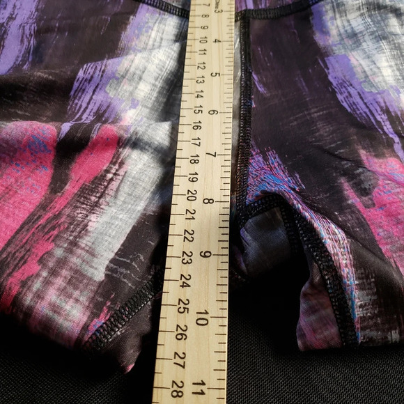 Beyond Yoga Lux Print Capri Leggings‎ Small - Picture 8 of 9